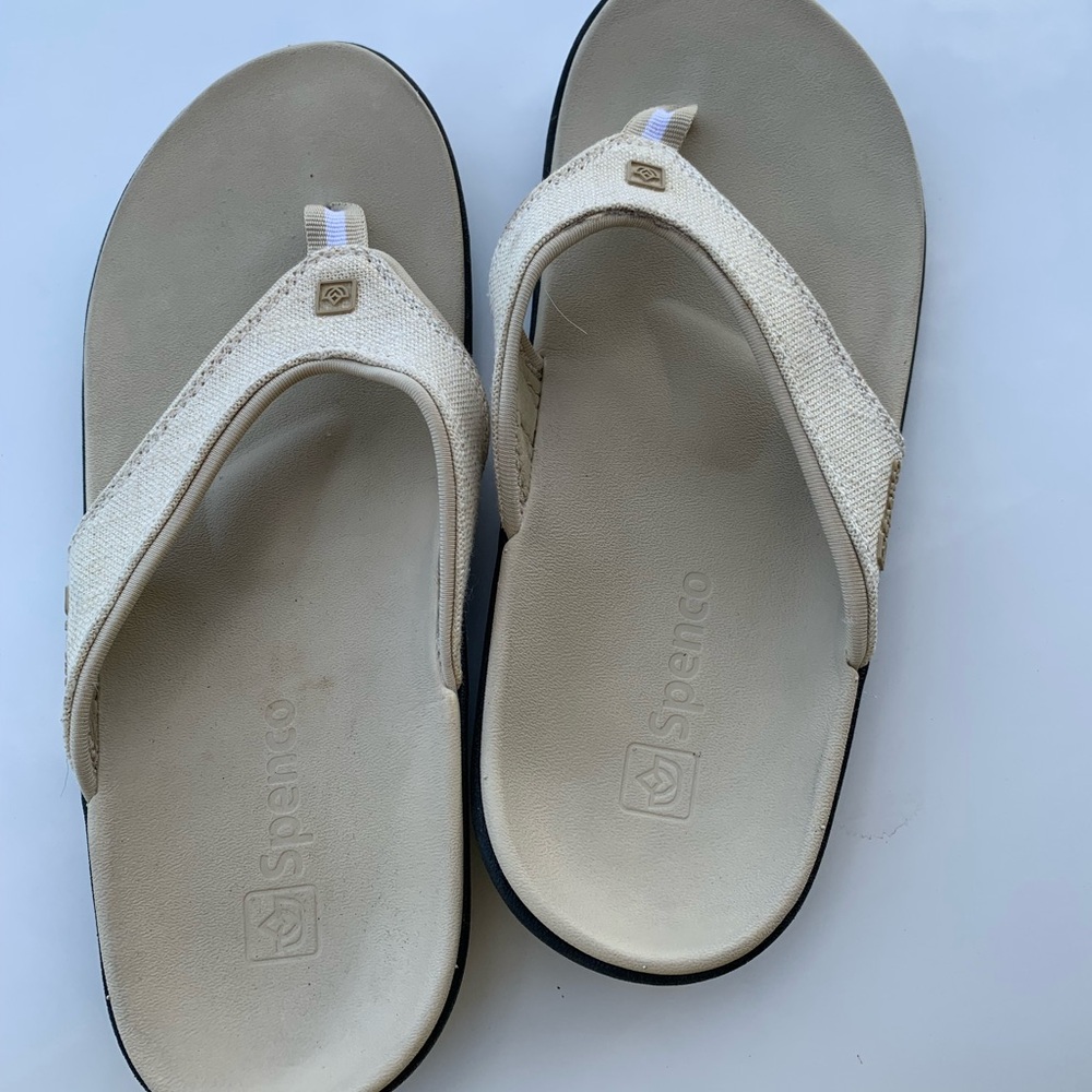 Spenco Cream and Black Sandals | Women 8